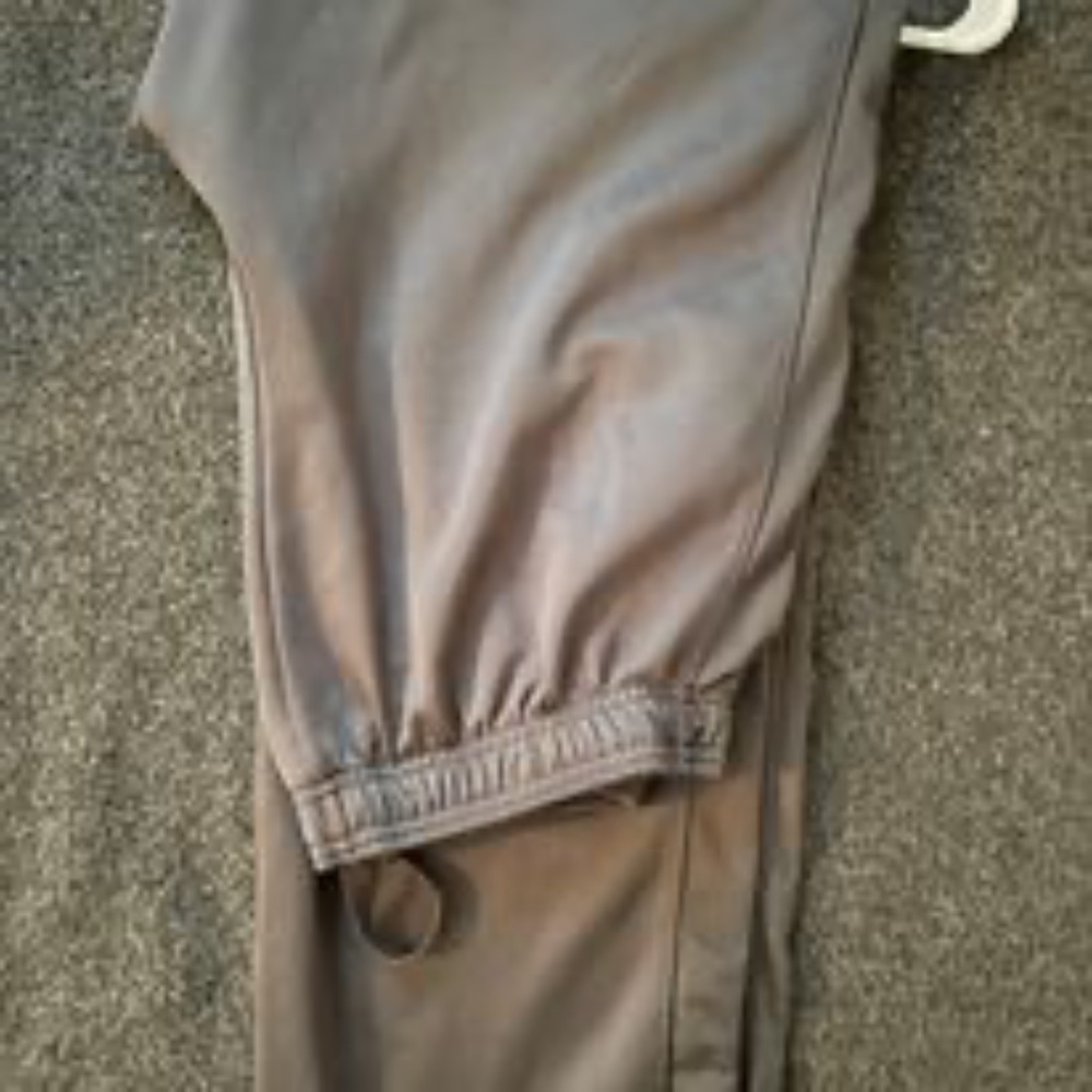 Gray workout pants Mens Medium